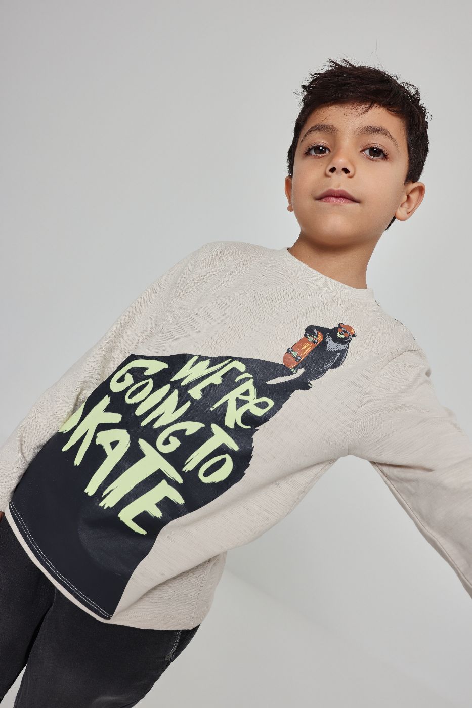 Camiseta estampado frontal temática skater niño