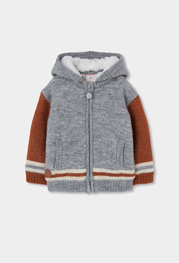 Chaqueta tricotosa con capucha de niño