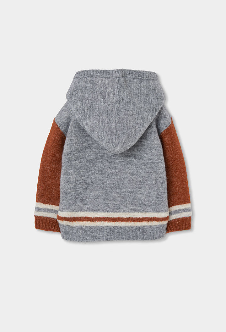 Chaqueta tricotosa con capucha de niño