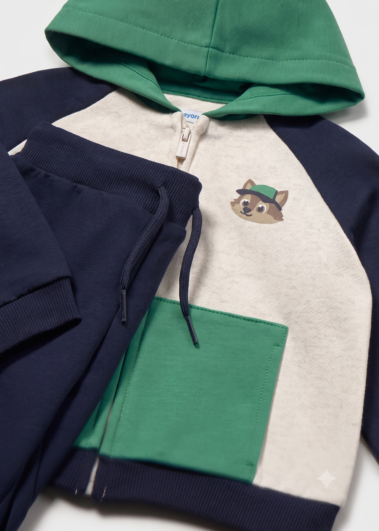 Chandal sudadera y 2 pantalones niño.