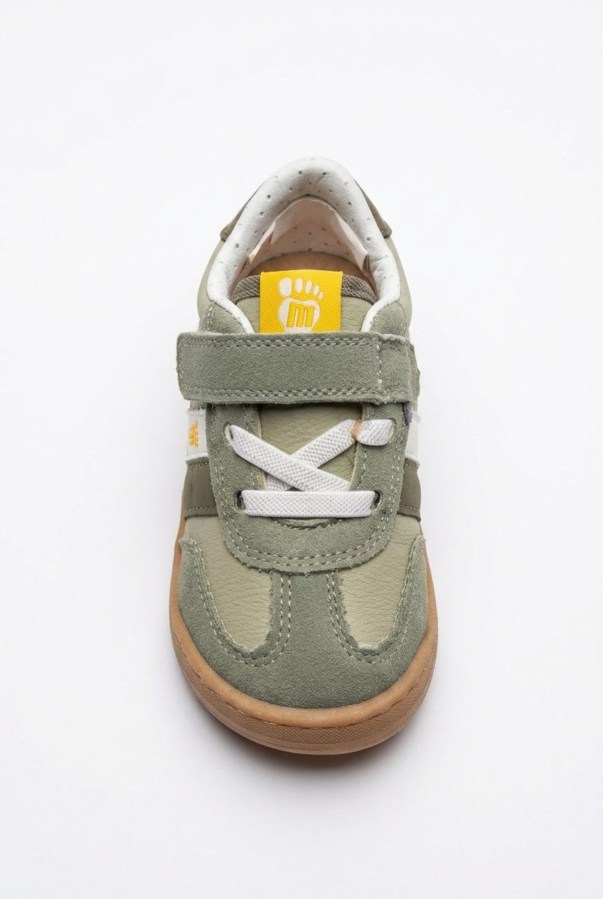 Zapatilla deportiva un velcro