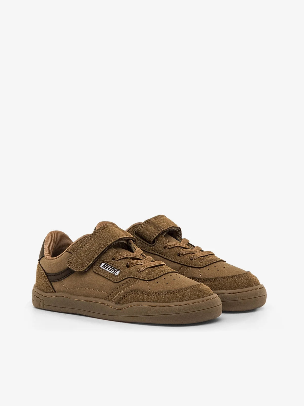 Zapatilla deportiva un velcro