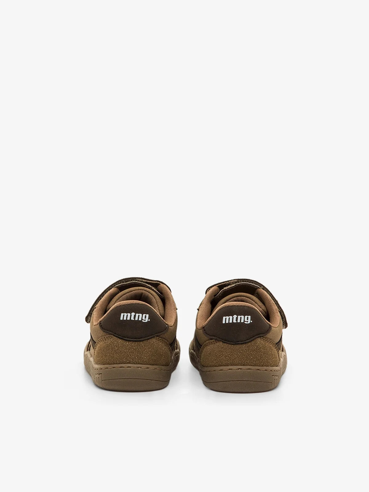 Zapatilla deportiva un velcro