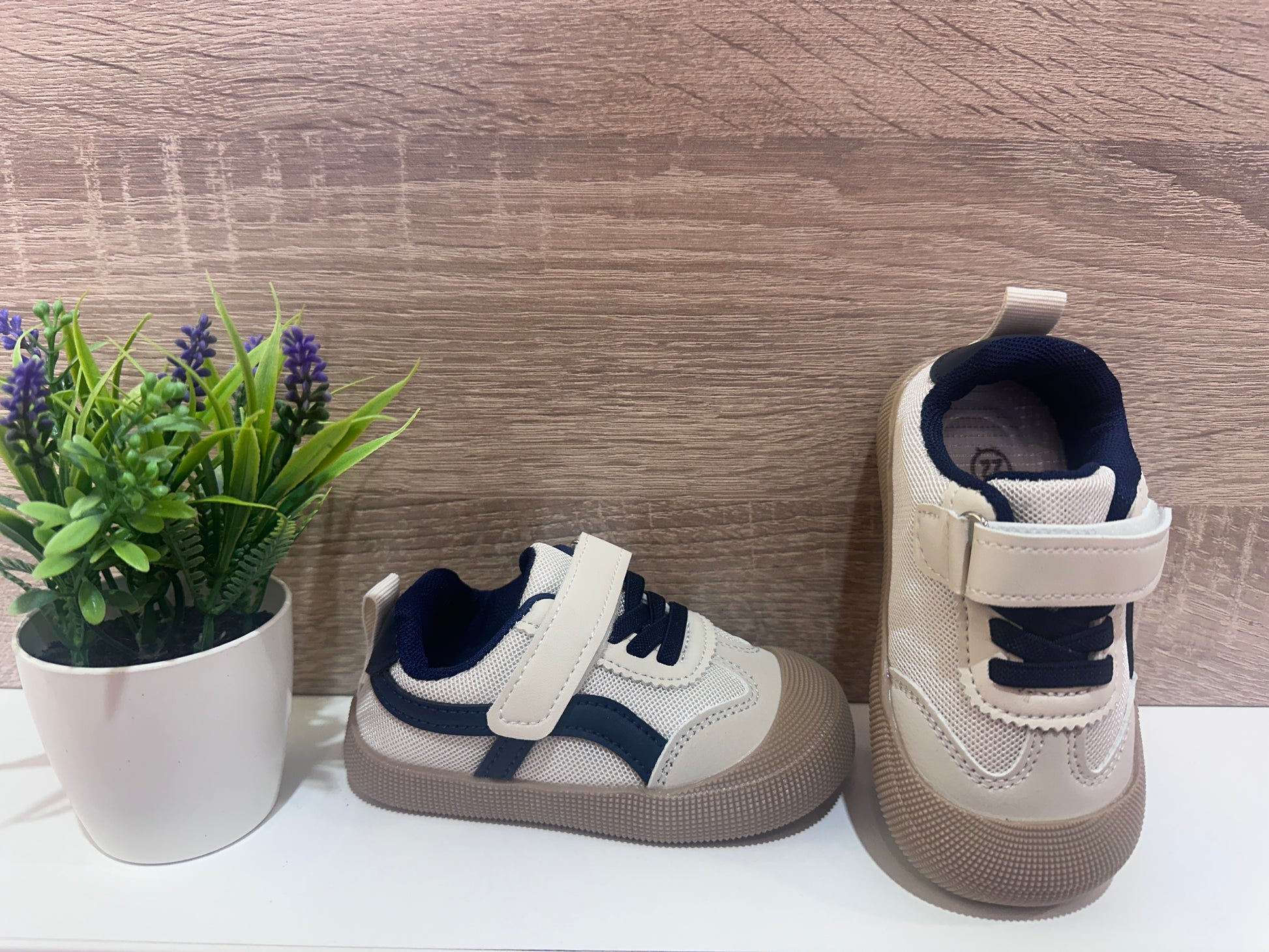 Zapatillas respetuosas azul un velcro