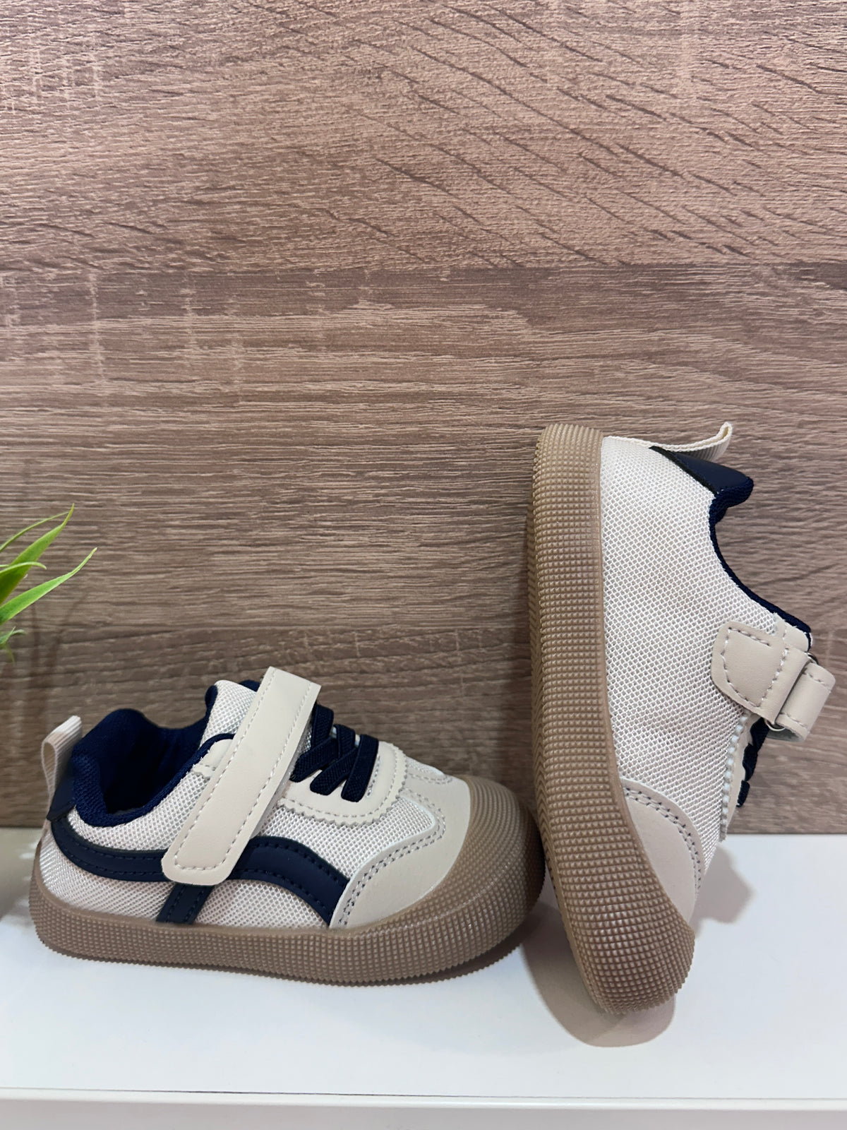 Zapatillas respetuosas azul un velcro