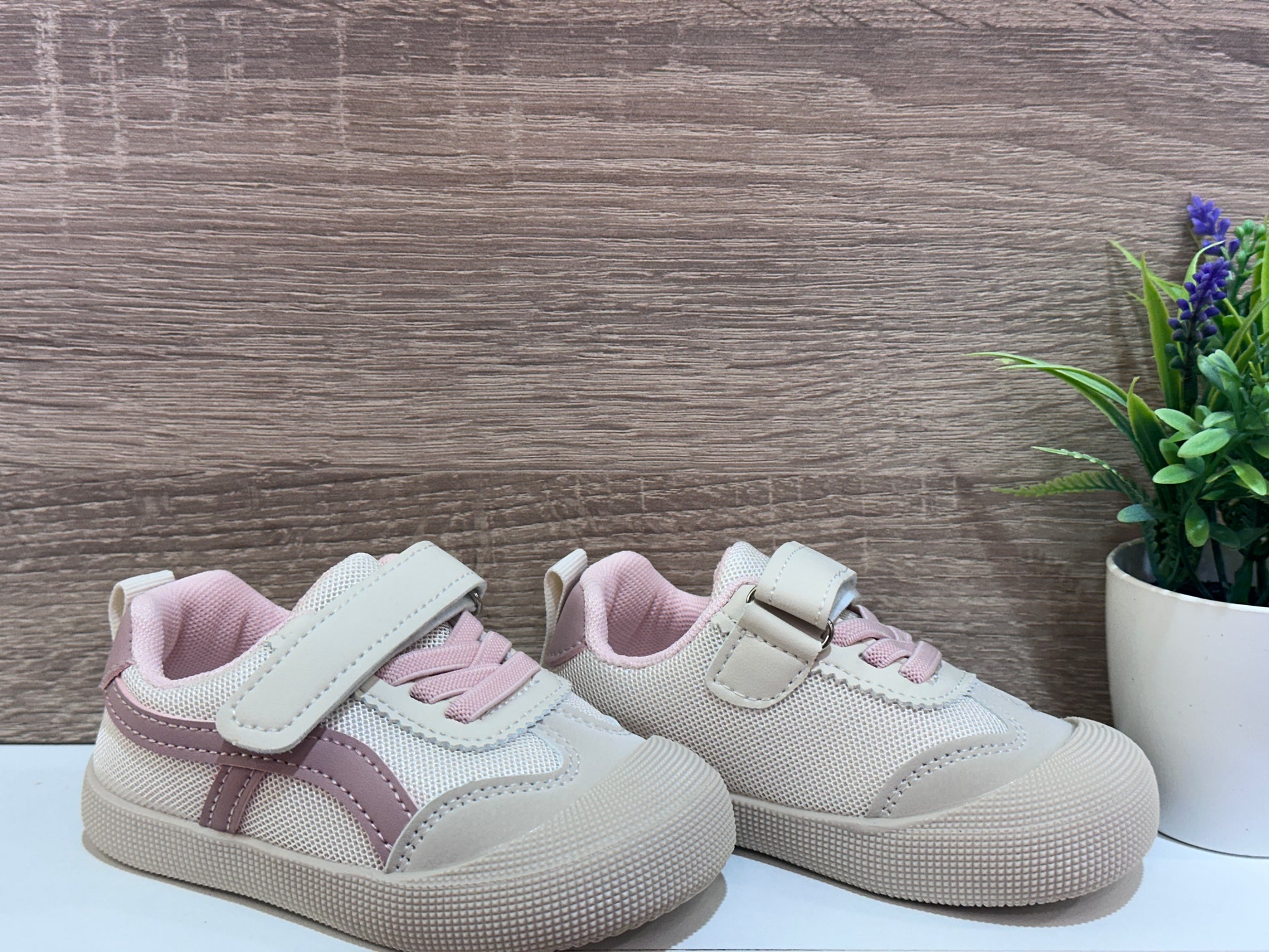 Deportiva respetuosa rosa un velcro