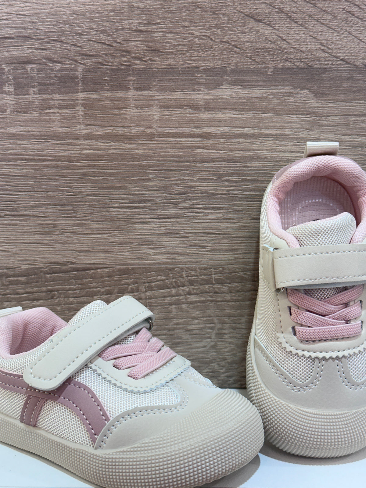Deportiva respetuosa rosa un velcro