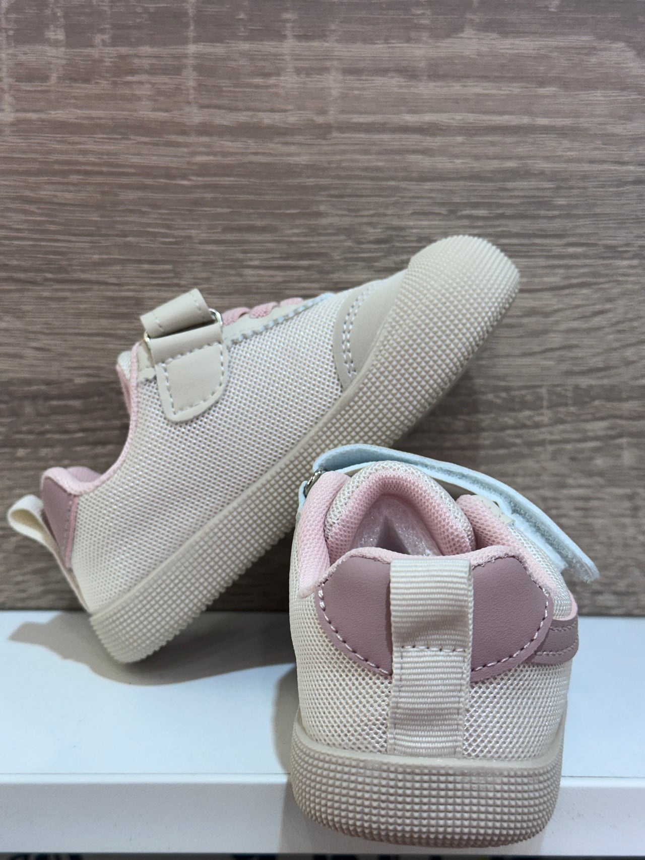 Deportiva respetuosa rosa un velcro