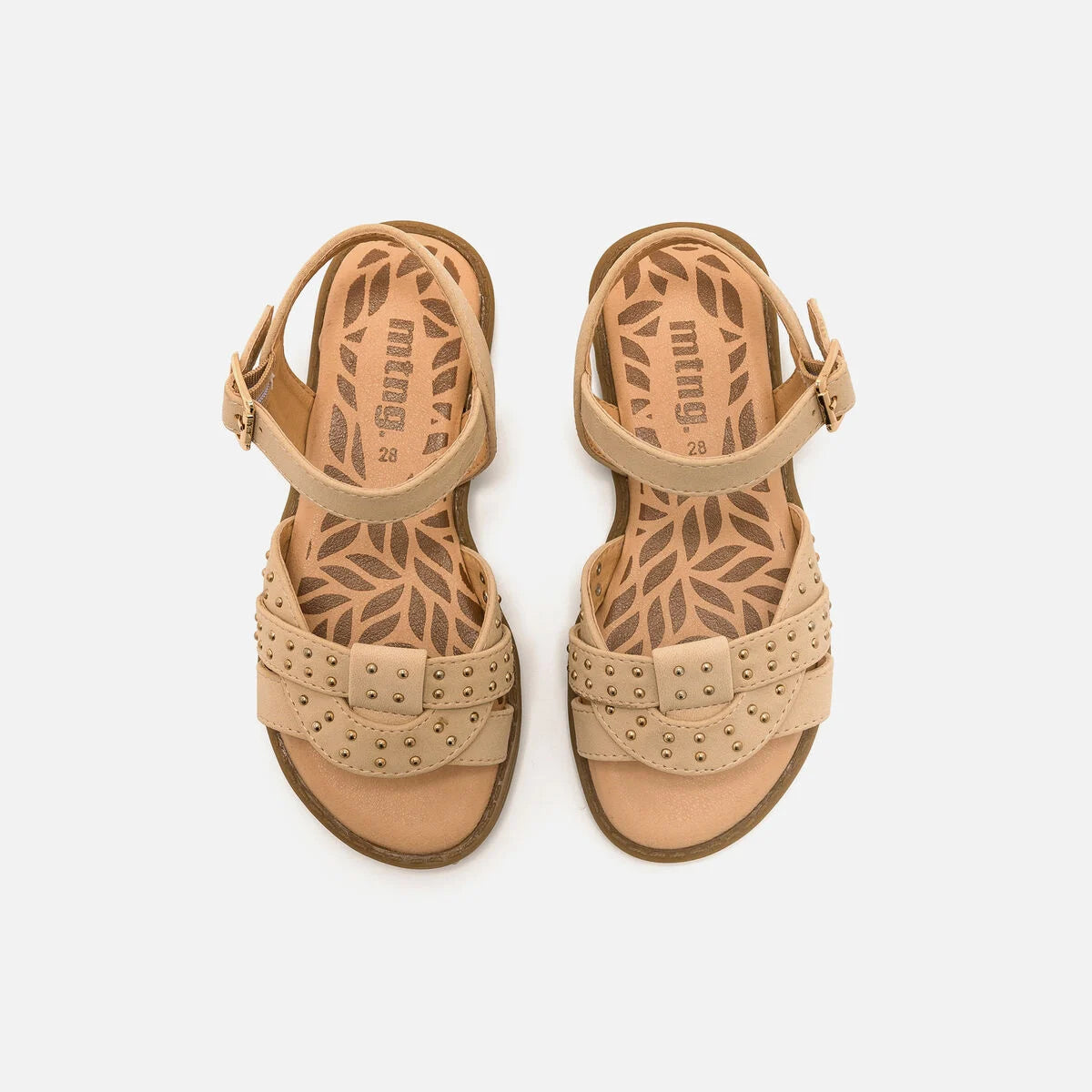 Sandalias tiras tachuelas