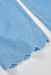 Pantalón denim bordado de niña
