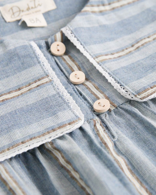 Blusa De Niña De Rayas Azules Y Doradas Con Cuello Cuadrado