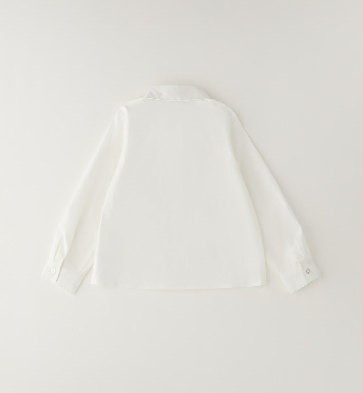 Camisa manga larga cuello bebé y volantes