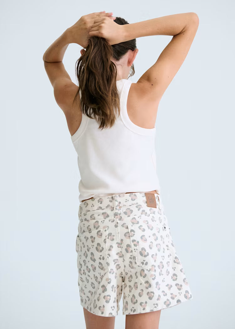 Camiseta tirantes canale con tachuelas