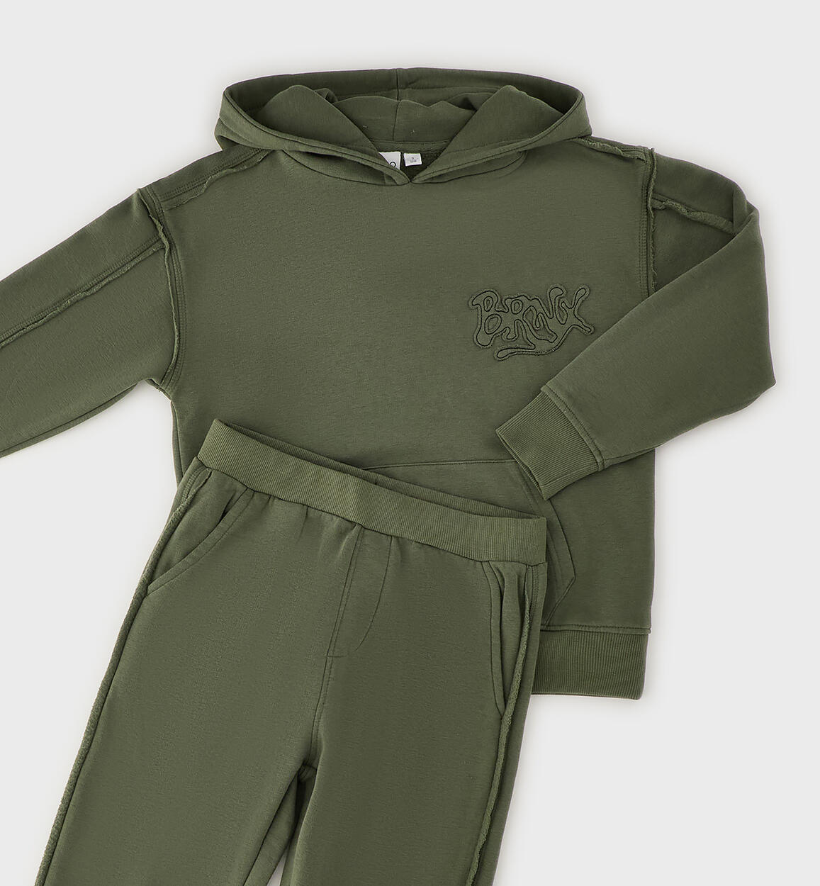 Chandal Jogging detalle costuras exteriores