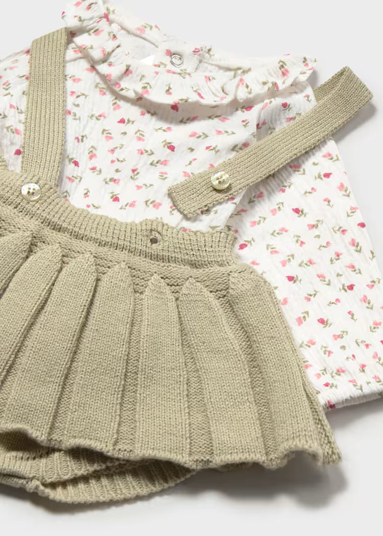 Conjunto 3 piezas chaqueta falda y blusa bebé niña