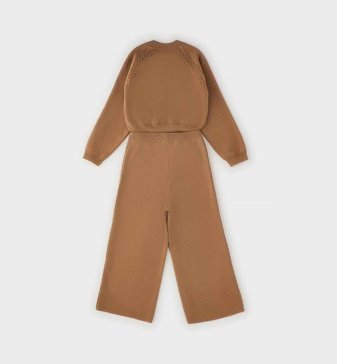 Conjunto dos piezas punto trenzado relieve
