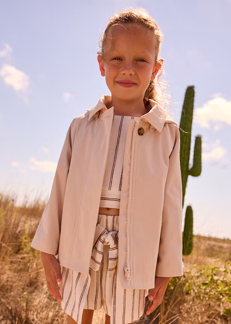 Cortavientos elegante niña tipo gabardina