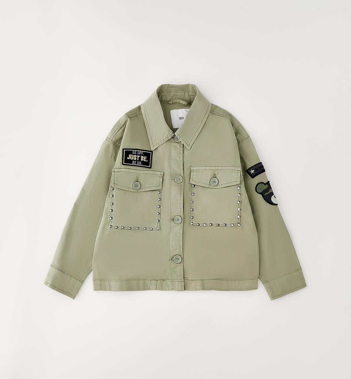 Chaqueta estilo militar con parches