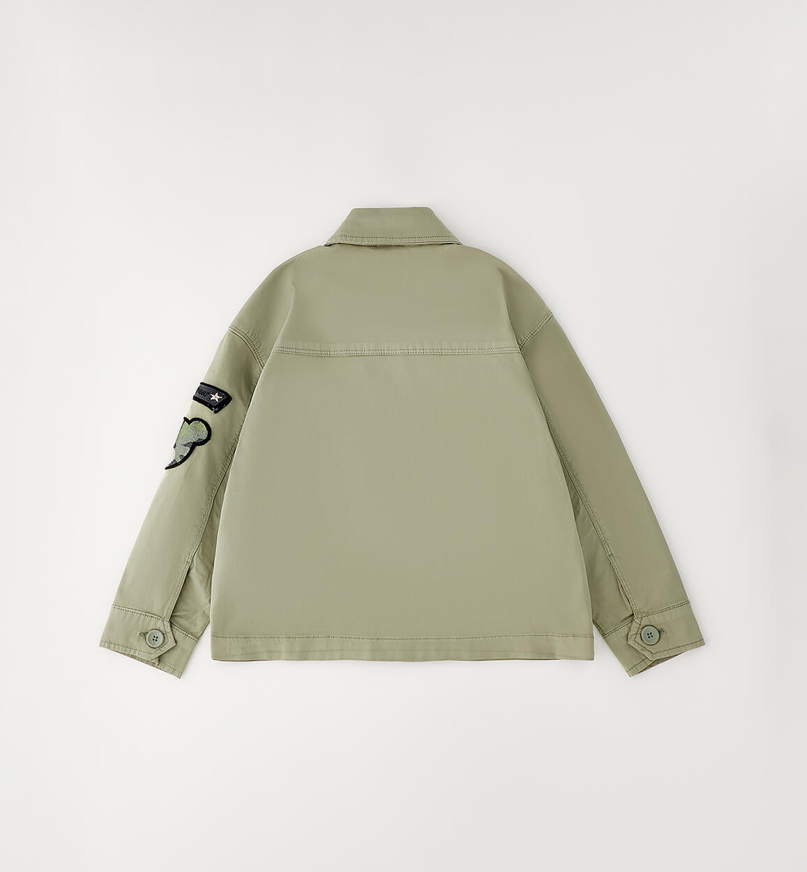 Chaqueta estilo militar con parches
