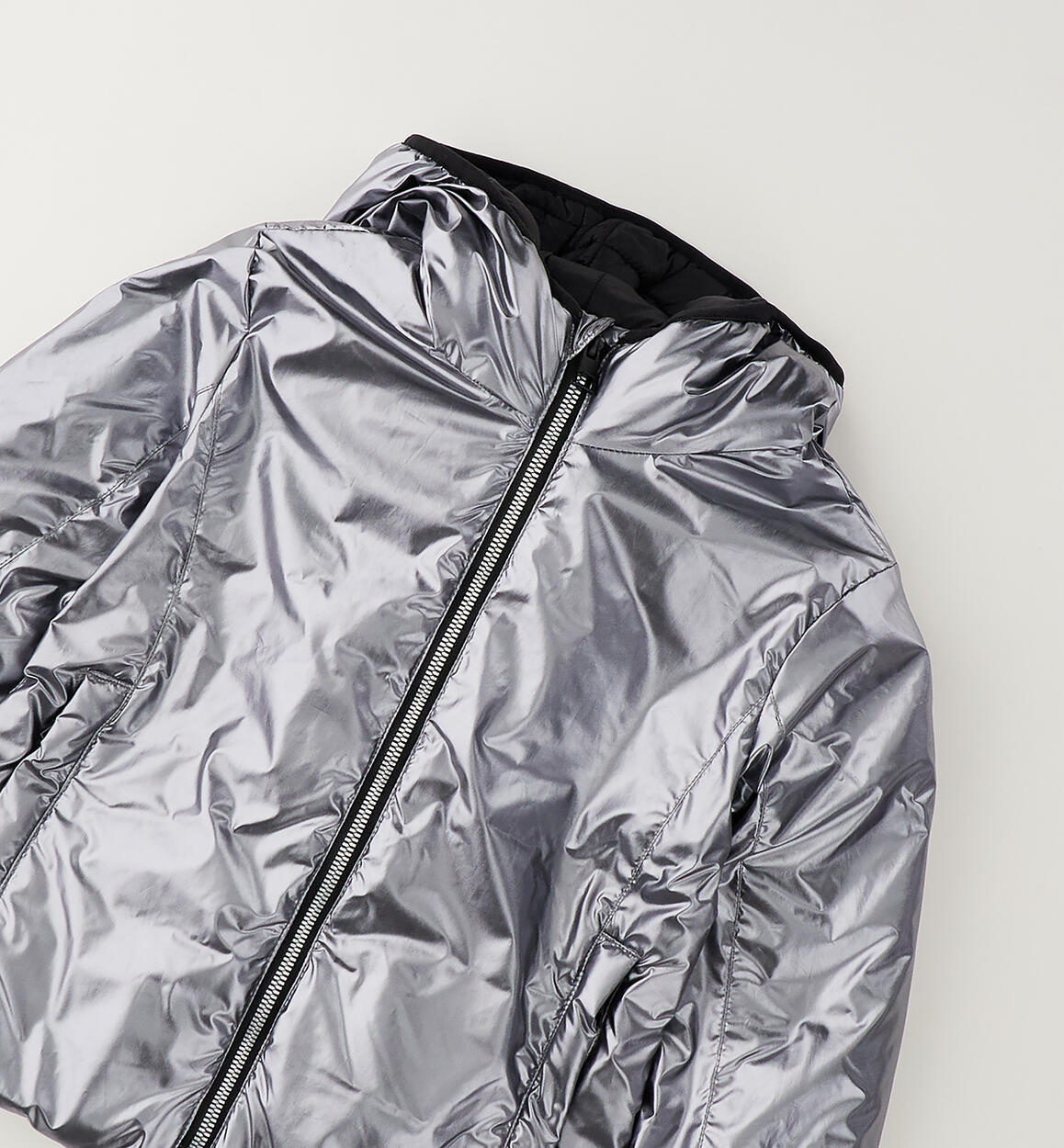 Chaqueton acolchado tejido término acabado metalizado