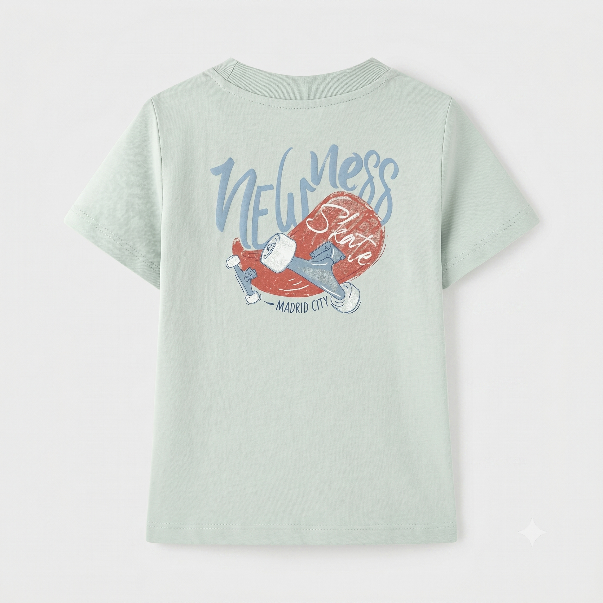 Camiseta Newness niño  con estampado Skate.