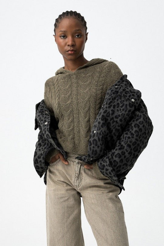 Jersey punto trenzado con capucha