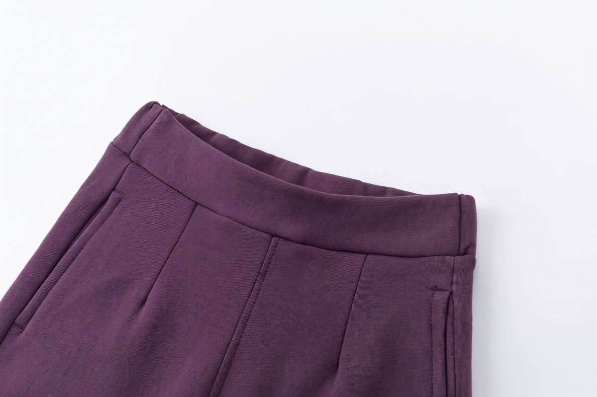 Pantalón cote recto y ancho con felpa burdeos niña.