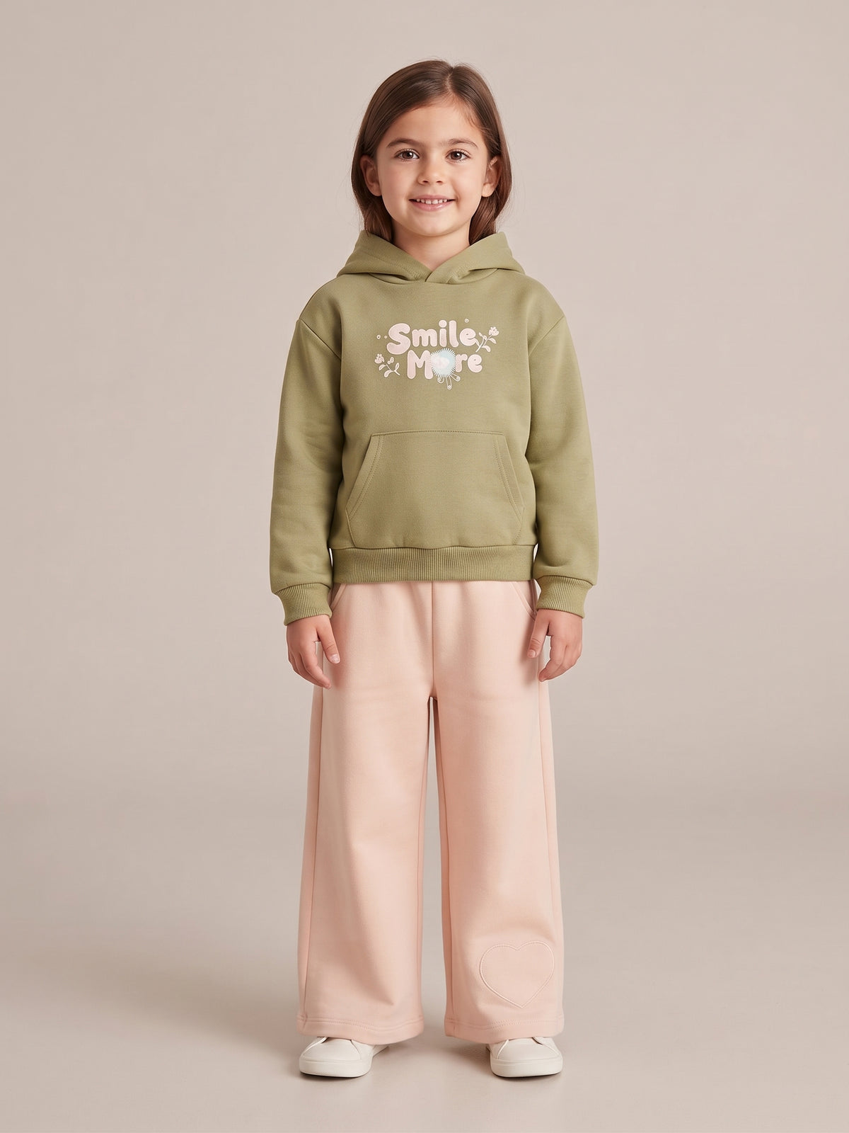 Pantalón felpa corte recto y ancho coarzón rosa bebé y niña.