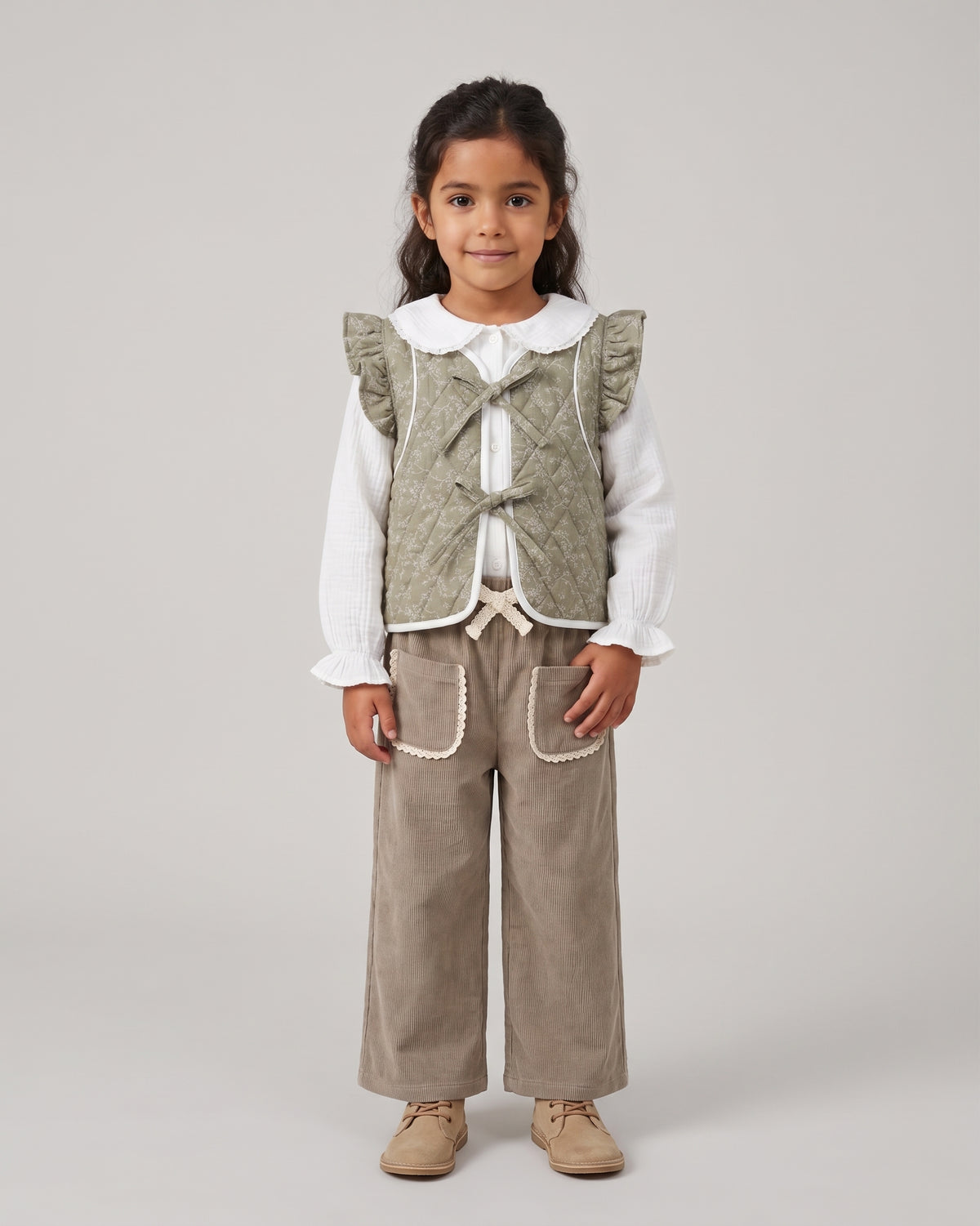 Chaleco acolchado volante hombro flores  niña