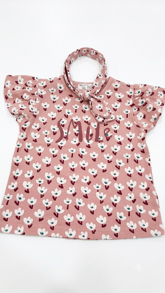 Camiseta y falda con cinta