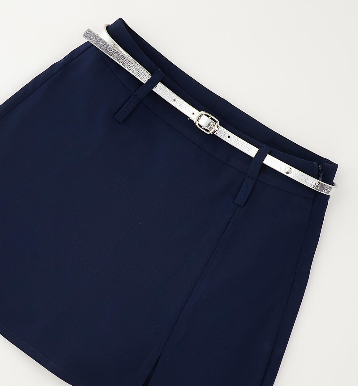 Pantalón corto con cinturón
