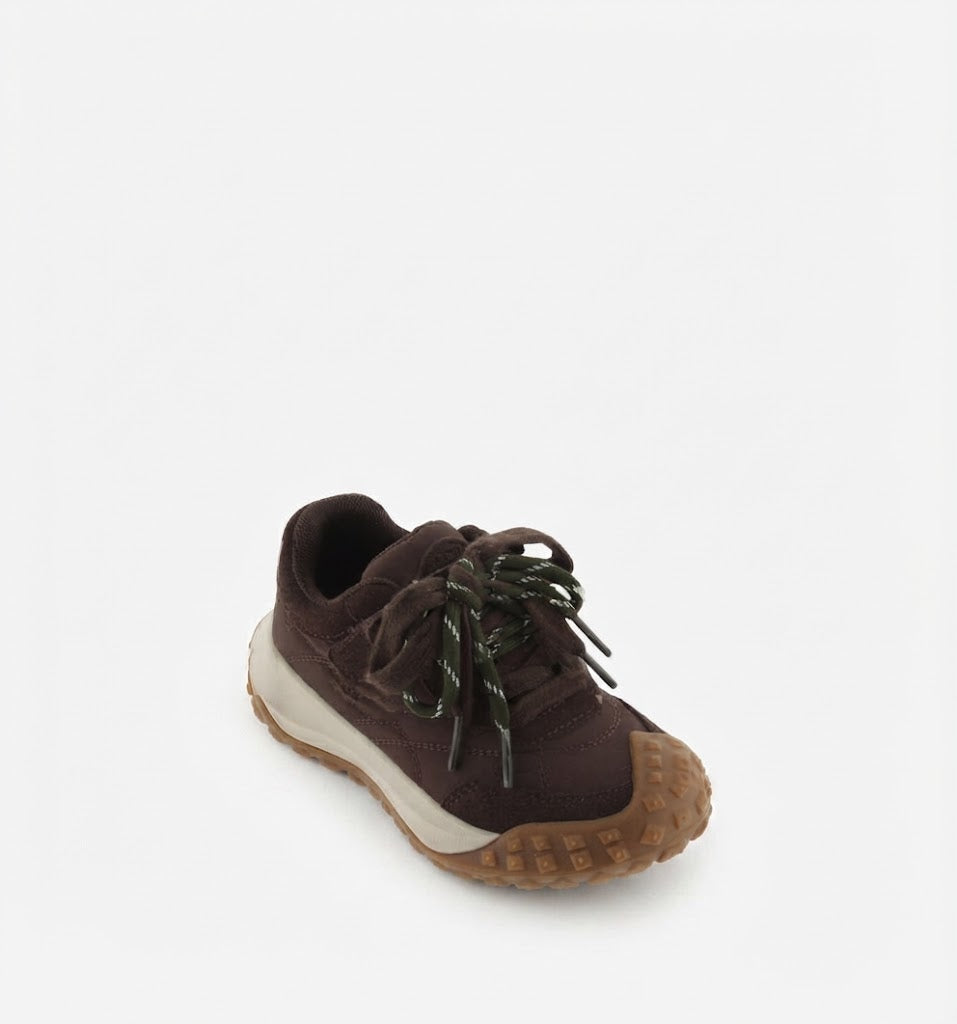 Zapatilla deportiva para niña con doble cordón