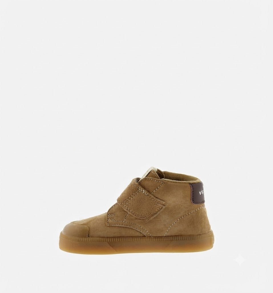 Botines barefoot para niño con suela caramelo