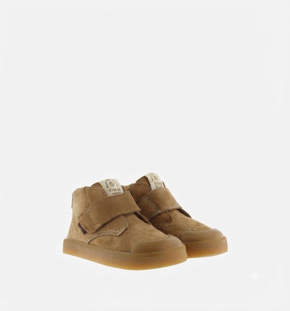Botines barefoot para niño con suela caramelo