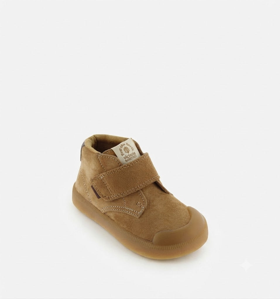 Botines barefoot para niño con suela caramelo