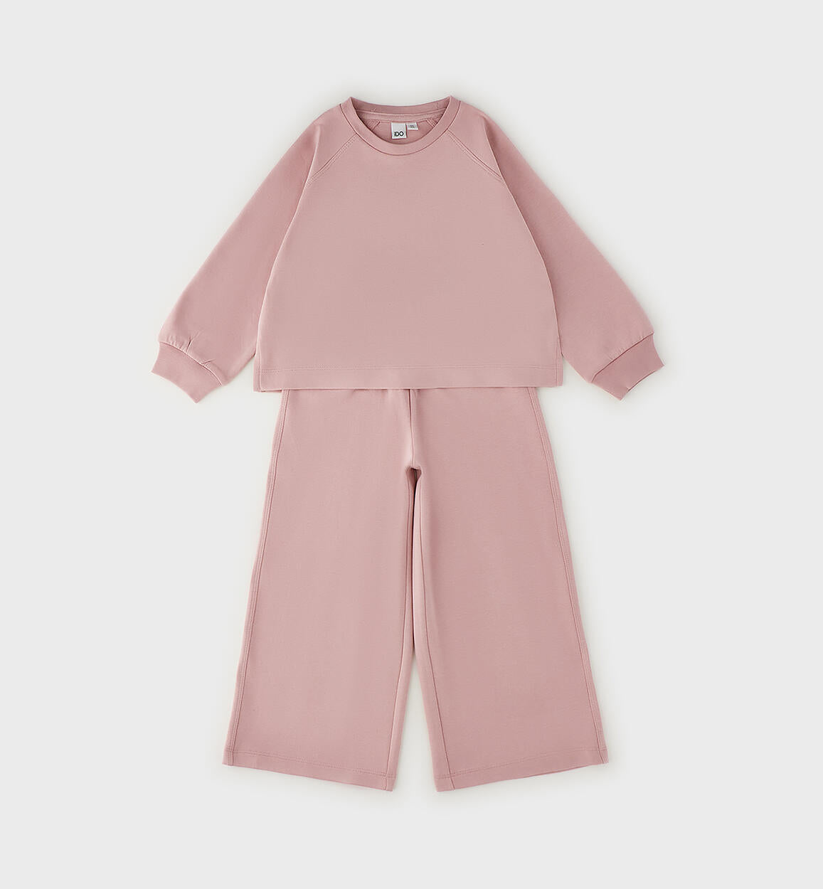 Conjunto sudadera y pantalón ancho