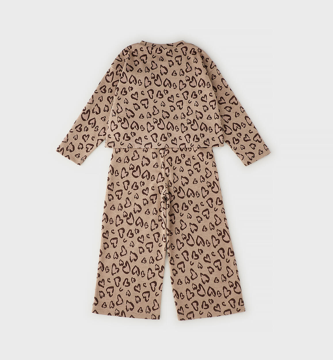 Conjunto punto estampado corazones