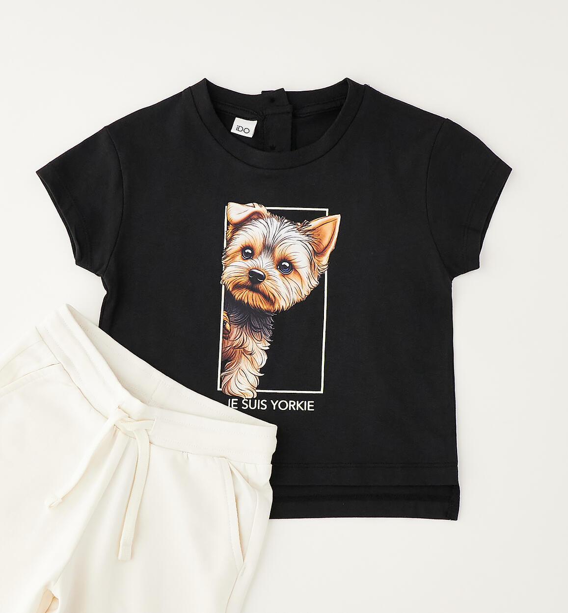 Conjunto de bermuda y camiseta para niña