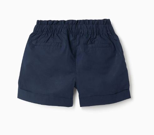 Short infantil con cintura elástica y detalle fruncido.